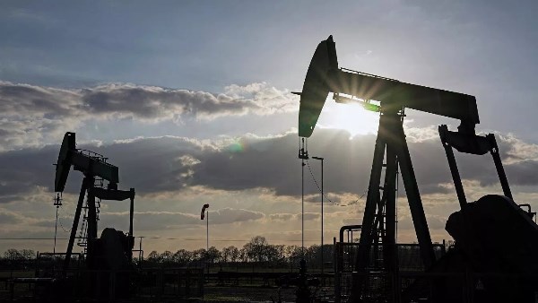 وزير الصناعة الروسي: حققنا اكتفاء ذاتيًا بنسبة 80% في معدات النفط والغاز
