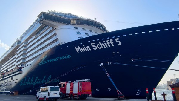 ميناء الإسكندرية يستقبل السفينة السياحية “MEIN SCHIFF 5” وعليها 3502 راكب