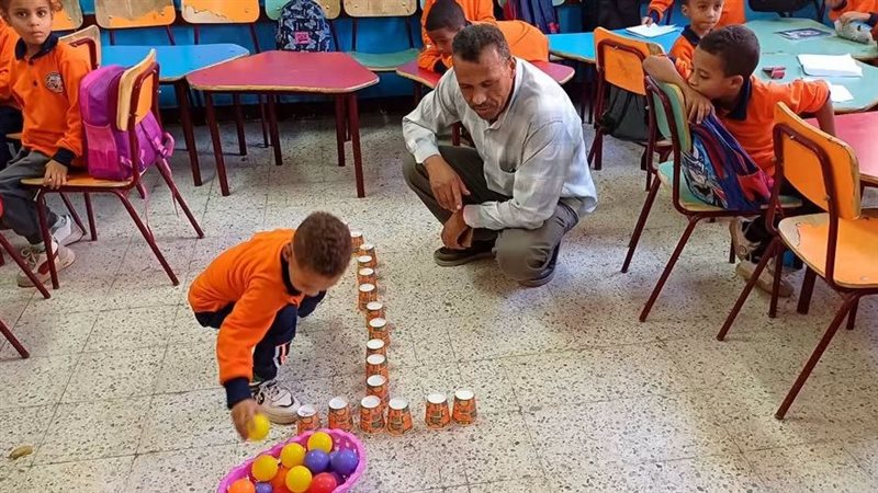 إحالة إدارة مدرستي الخوالد للتحقيق.. مدير تعليم أبو تشت بقنا يرصد المخالفات (صور)