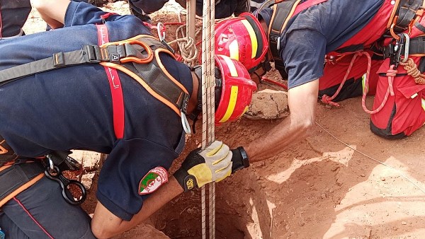 أصعب سباق مع الزمن.. 24 ساعة من البحث عن الطفل أيوب في بئر عمقه 80 مترًا تحت الأرض بالجزائر