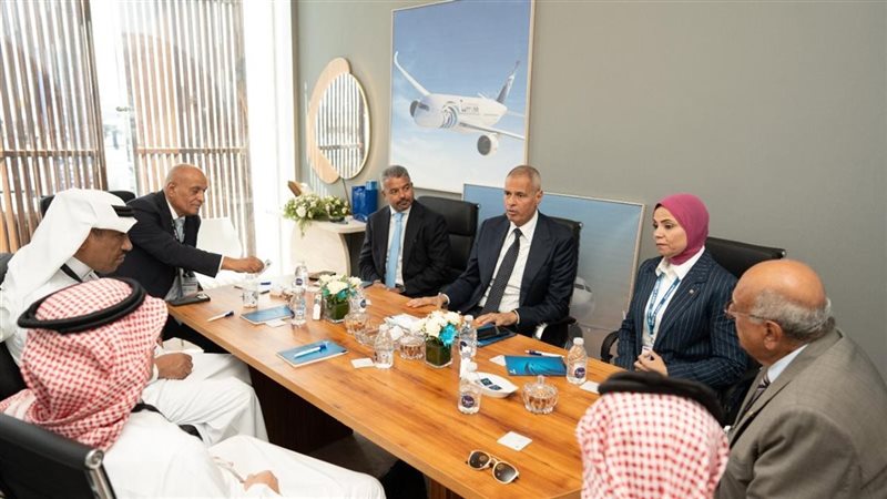 مصر للطيران وفلاي ناس تبحثان تعزيز التعاون المشترك واتفاقيات المشاركة بالرمز
