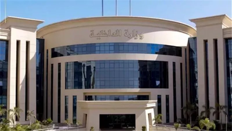 التحريات تكشف مفاجأة في واقعة ارتداء سيدة لملابس ضابطة شرطة وتأدية حركات خادشة