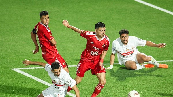 بيضحكوا على الجماهير.. خالد طلعت يشن هجومًا على المتعصبين للأهلي والزمالك