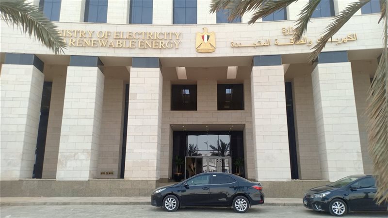 داليا جمال تحقق: وزارة الكهرباء تهدر 100 مليون جنيه من أموال الغلابة على فريق كرة القدم.. تحسين الشبكات وخفض الفقد ورفع كفاءة الخدمة “أولويات غائبة” (مستندات)