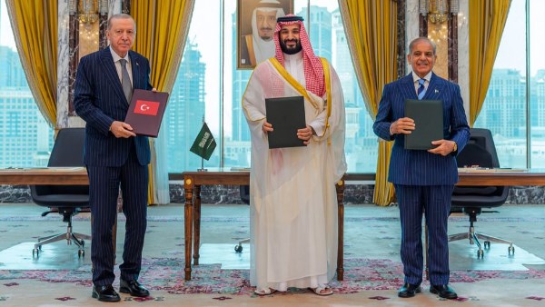تفعيل اتفاق مكة.. اجتماع في الرياض بين عسكريين من السعودية وباكستان وتركيا للرد على الحوثيين