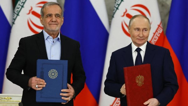 صحيفة: إيران طلبت من روسيا طائرات مسيرة متطورة لاستخدامها ضد إسرائيل وأمريكا