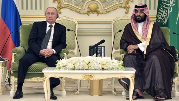 بوتين وبن سلمان يبحثان تطورات الشرق الأوسط وأمن الملاحة في هرمز وباب المندب