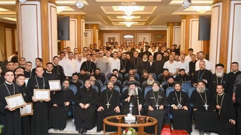 تحت شعار حجارة حية، إكليريكية المحرق تفتتح العام الدراسي الجديد وتكرم أوائل الطلاب
