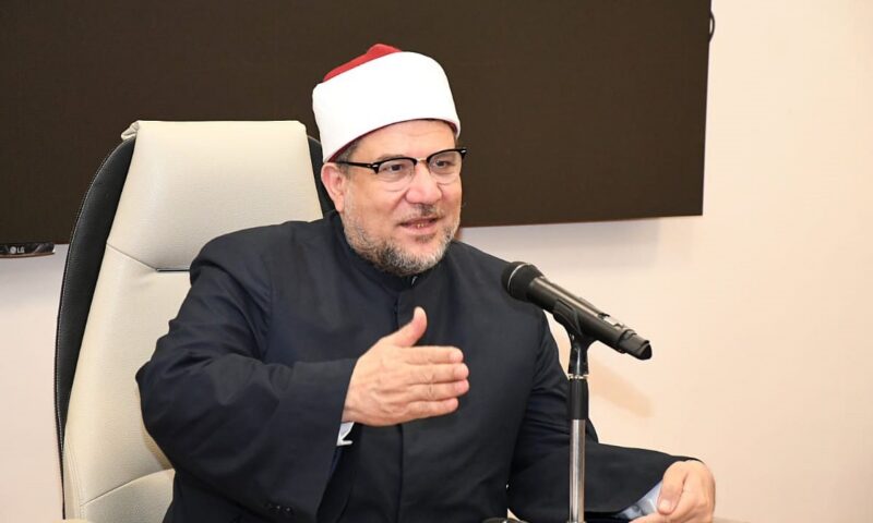 وزير الأوقاف السابق: كلمة طائشة قد تهدِم أسرة أو تُغرق دولة في أزمة