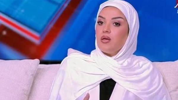 المطربة منة تكشف كواليس ابتعادها عن الفن وارتدائها الحجاب: «حلمت في رمضان إني لبست الطرحة»