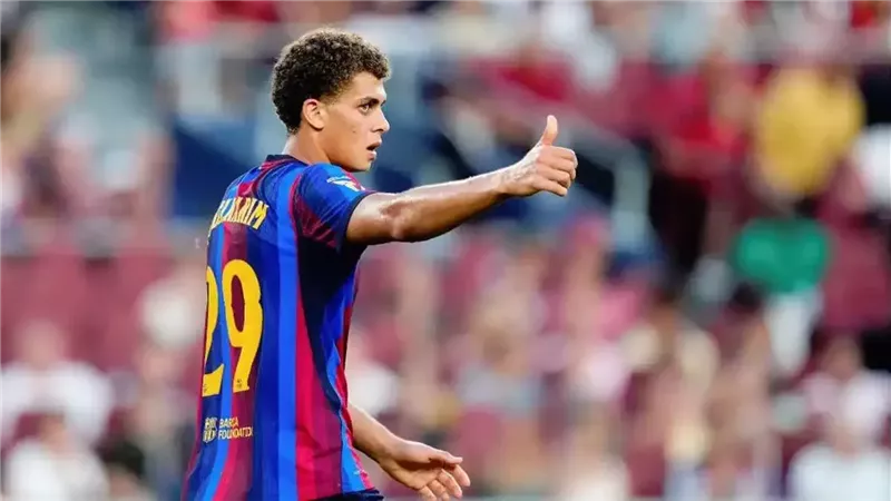 مباراة برشلونة وفالنسيا تجمع شمل ثنائي الأهلي اليوم بالليجا