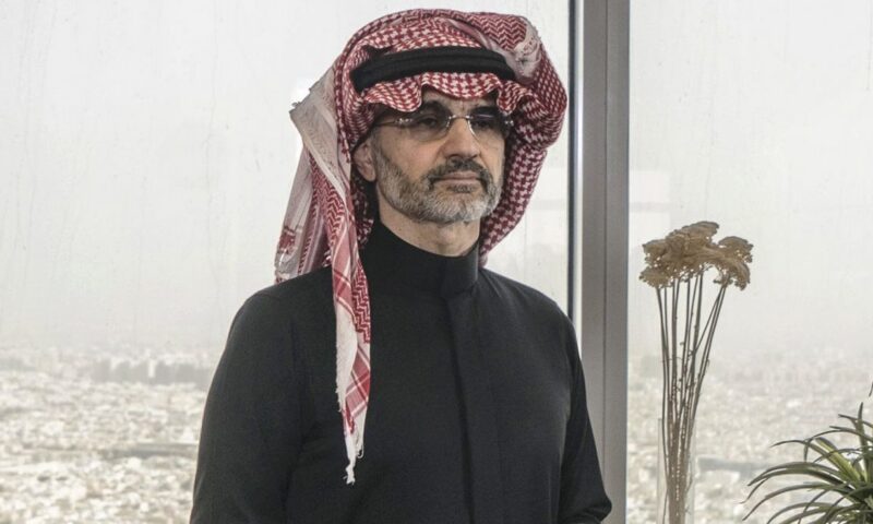 مقابل 840 مليون ريال.. الوليد بن طلال يستحوذ على أسهم الهلال السعودي