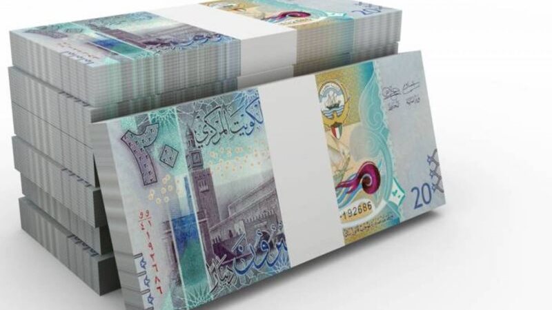 سعر الدينار الكويتي مقابل الجنيه في 5 بنوك