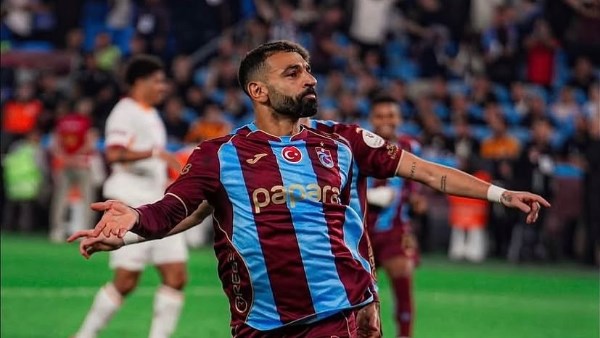 بعد الهاتريك| مُحلل رياضي يكشف أمنيته بشأن انتقال محمد صلاح إلى إيطاليا : «عالمي يا بني»