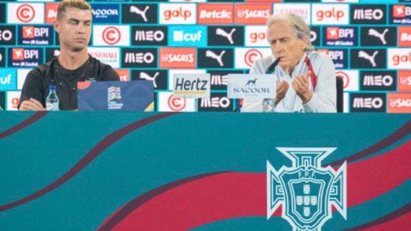 كريس أيقونة البرتغال.. جورجي جيسوس يشيد بكريستيانو وسط تصفيق الصحفيين