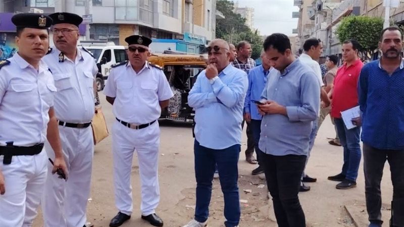 حملات لإعادة الانضباط وفتح الطرق أمام المواطنين بفاقوس في الشرقية