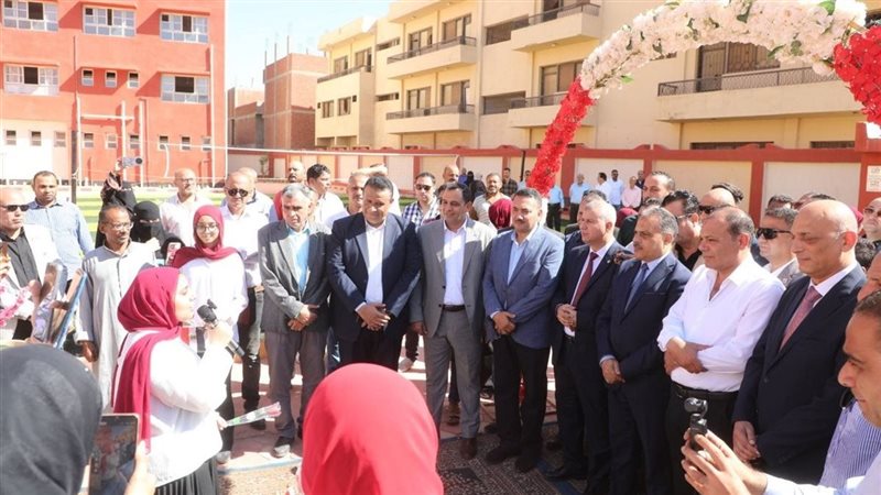 محافظ الشرقية يفتتح مدرستي “طوخ القراموص” و”الحمادين” تزامنا مع احتفالات العيد القومي للإقليم