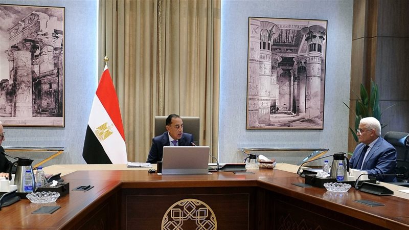 مدبولي يفتح ملف مديونية «الغزل والنسيج».. تحرك حكومي لإنهاء التشابكات مع التأمينات