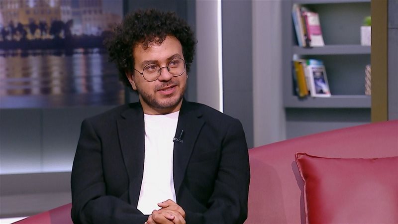 الفنان أحمد عصام السيد: والدتي وزوجتي صديقتان منذ أولى إعدادي
