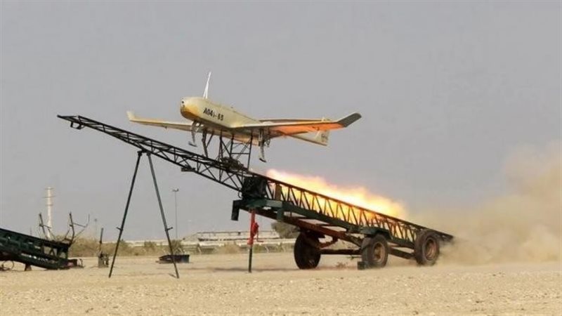 الجيش الإيراني يعلن استهداف قاعدة أمريكية في البحرين بهجوم واسع من الطائرات المسيرة