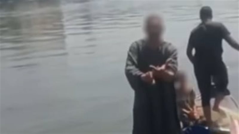 ضبط صياد منع تنظيف حشائش النيل وتعدى بالسب على العاملين في الجيزة