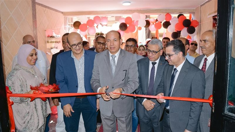 رئيس جامعة المنصورة يفتتح مبنى بالمدينة الجامعية للطالبات