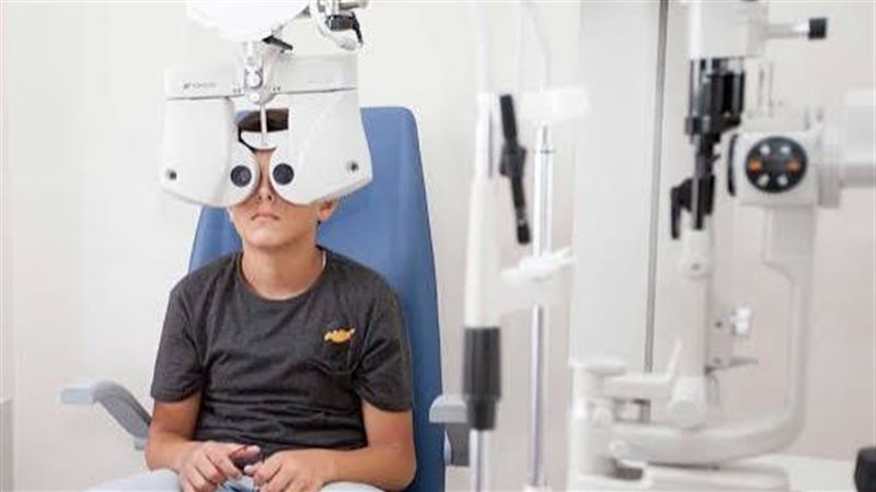 الصحة تكشف خطوات فحص حدة الإبصار للطلاب ضمن مبادرة«عيون أطفالنا مستقبلنا»