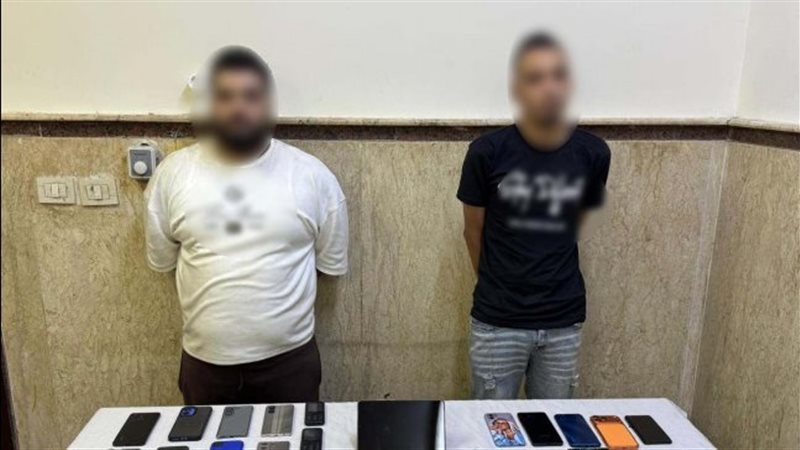 رصيدك يتحول إلى فخ.. 27 شريحة و16 هاتفا تكشف قصة شبكة نصب عبر تطبيقات التقسيط