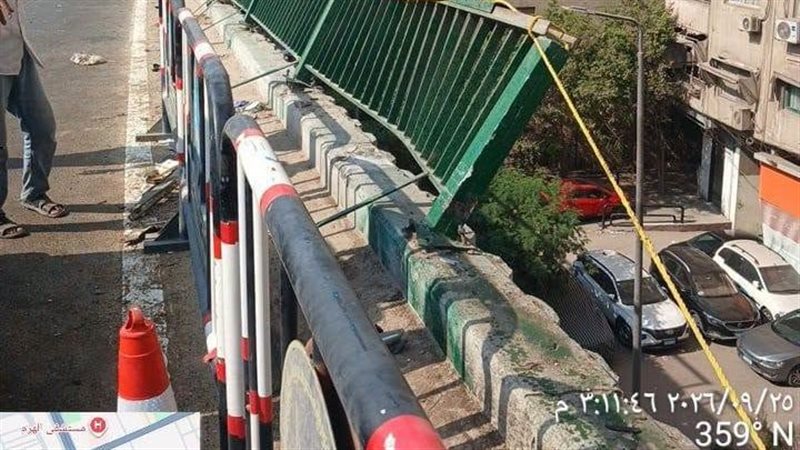 بسبب حادث سيارة، كسر بالسور الحديدي للدائرى بصفط اللبن وتلفيات بطول ٦ أمتار