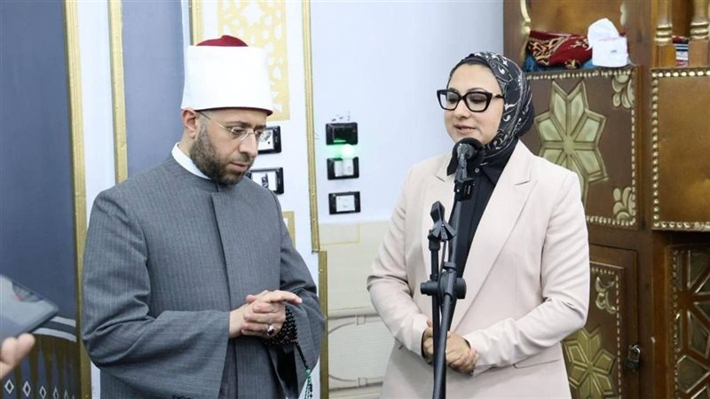 وزير الأوقاف ومحافظ الوادي الجديد يفتتحان 5 مساجد ويؤسسان لـ 5 أخرى بالطراز البيئي