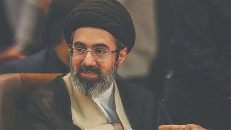 مجتبى خامنئي: لدى الشعب الإيراني وجبهة المقاومة دروس لن ينساها العدو الأمريكي