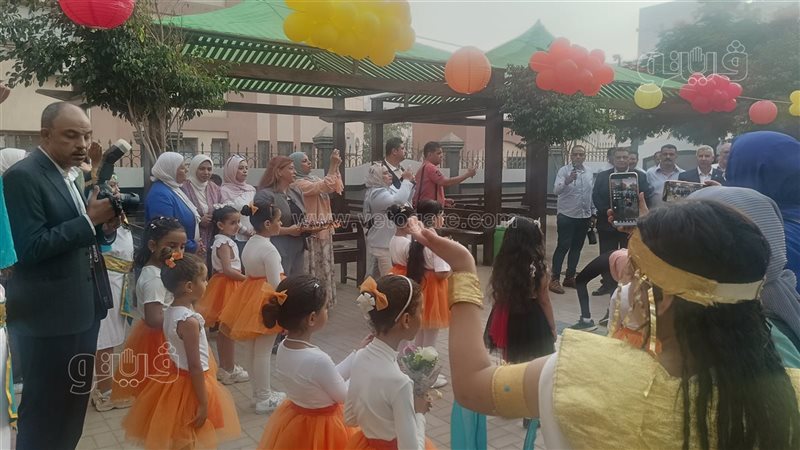 في أول أيام الدراسة، محافظ الشرقية يشيد بمدرسة عمرو شبل ونائب الوزير يوجه رسالة لمسؤولي التعليم (فيديو)