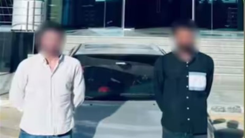 فتح الباب ووقف خارج السيارة، الأمن يضبط شابين بتهمة أداء حركات استعراضية بالشرقية