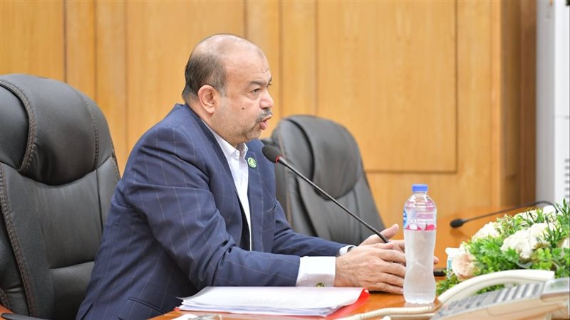 محافظ قنا يوجه بتسريع وتيرة العمل في ملف تقنين أراضي الدولة ومحاسبة المقصرين