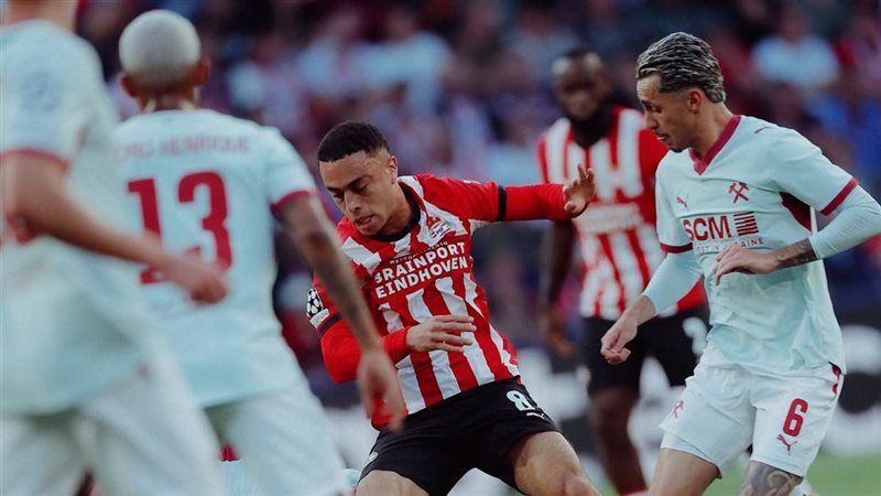 تعادل أيندهوفن وشاختار 1/1 في دوري أبطال أوروبا