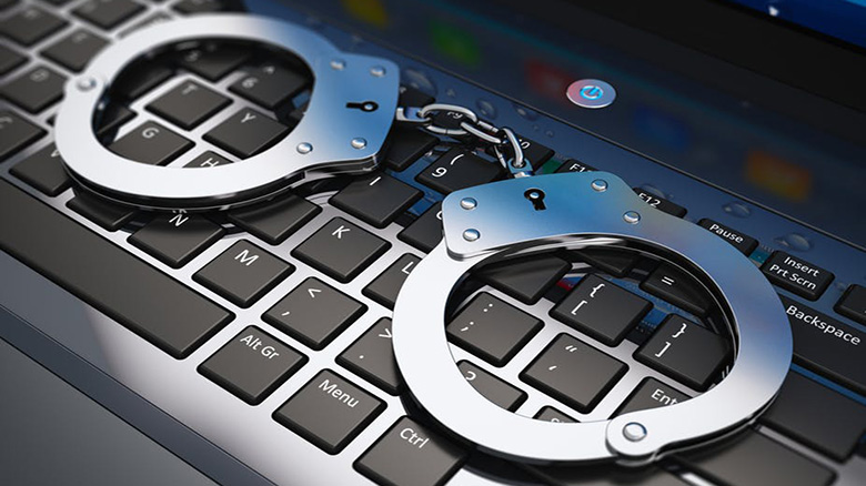 بيانات البطاقات البنكية تحت الحماية.. تعرف على عقوبات استخدامها دون حق