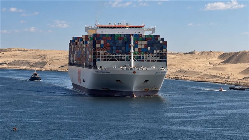 قناة السويس تشهد العبور الأول لسفينة الحاويات OOCl PORTUGAL ضمن قافلة الشمال (صور)
