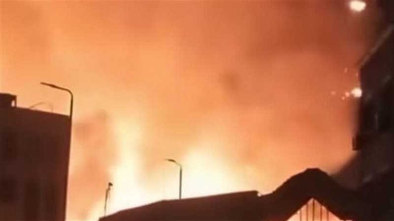 حــريق هائل بشركة شحن وتخزين بضائع في الزاوية الحمراء ووقوع إصابات