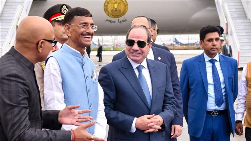 السيسي يعود إلى أرض الوطن عقب المشاركة في قمة تجمع البريكس بنيودلهي