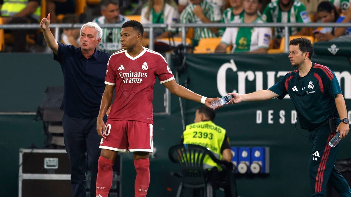مورينيو يهاجم لاعبي ريال مدريد: “سُذّج” تم التلاعب بهم