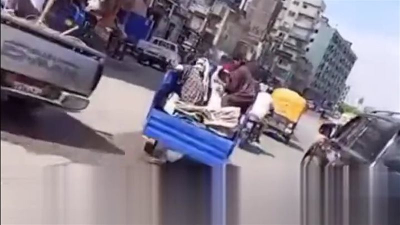 لم ينشغل بالترند، قصة مطاردة شاب لـ 3 سيدات سرقن أجولة أرز من مزرعة في أبو حماد (فيديو وصور)
