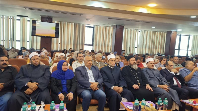 وكيل أزهر الدقهلية يكرم أوائل الشهادات الأزهرية ويوصيهم بالحفاظ على نجاحهم