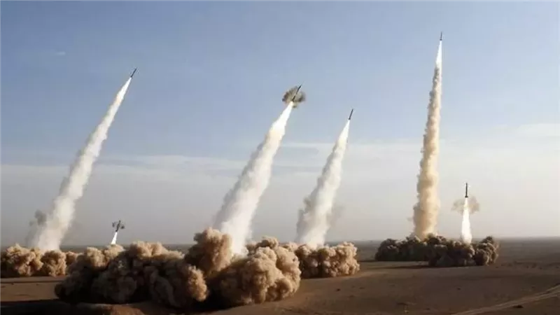 الجيش الإيراني: استهدفنا رادرات ومواقع أمريكية في قاعدتي الظفرة والمنهاد بالإمارات و”الشيخ عيسى” بالبحرين