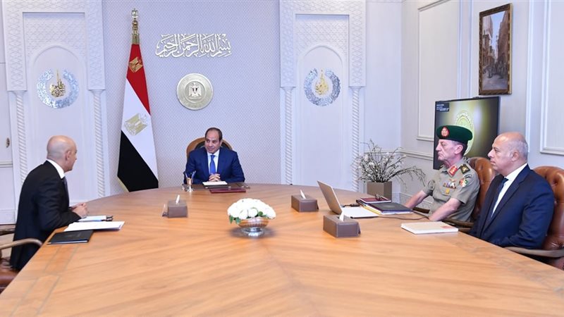 السيسي يقود جهود توفير بيئة تعليمية متكاملة ومناسبة للطلاب.. تطوير المناهج الدراسية وتأهيل المعلمين.. التوسع في إنشاء المدارس والجامعات وتعزيز التحول الرقمي.. وإعداد خريجين مؤهلين لسوق العمل