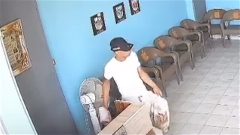 دخل العيادة في لحظة غفلة، سقوط عاطل سرقة حقيبة ممرضة في الفيوم