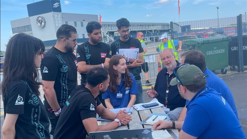 رئيس جامعة أسيوط يحتفي بفريق «Assiut Motorsport» بعد تحقيق المركز الرابع عالميا