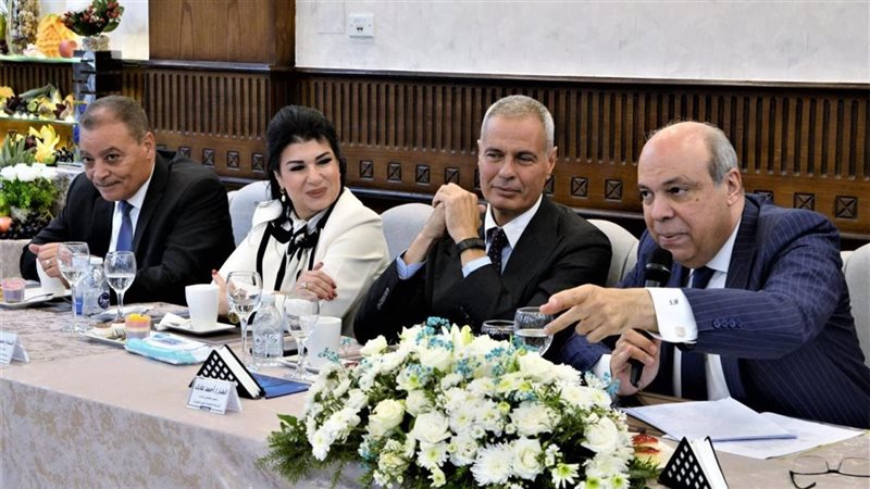 وزير الطيران: 7 تحالفات تتنافس على إدارة مطار الغردقة والعمالة صمام أمان