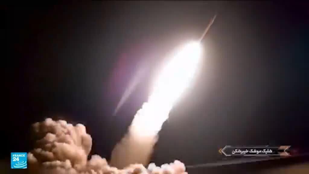 إيران ترد على الضربات الأمريكية وتستهدف قواعد عسكرية في الأردن والكويت والبحرين