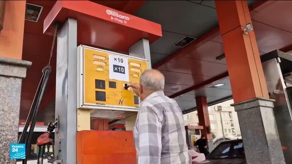 طهران تضاعف سعر البنزين الحر وتعد بتعزيز الدعم الغذائي