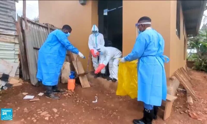 هجمات السكان على فرق دفن ضحايا الإيبولا في الكونغو تعقّد جهود مكافحة الوباء